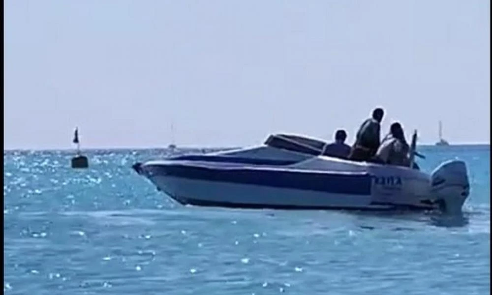 Ρόδος: Σκάφος αποβίβασε μετανάστες στην παραλία του Ενυδρείου
